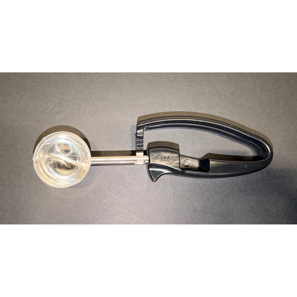 Zeroll Zerolon EZ Squeeze Scoop Disher Black Squeeze Handle NSF Professional 2"